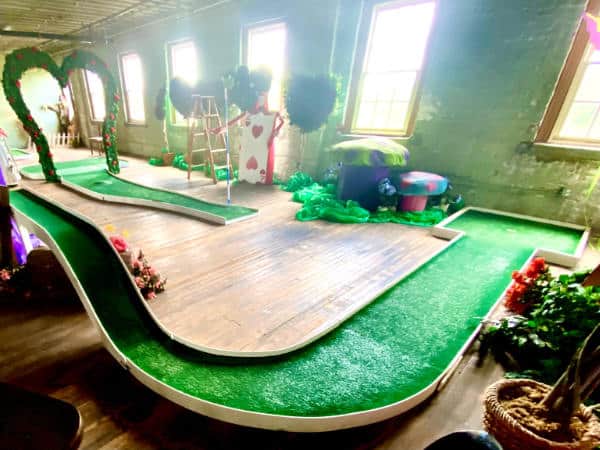 Mini golf course